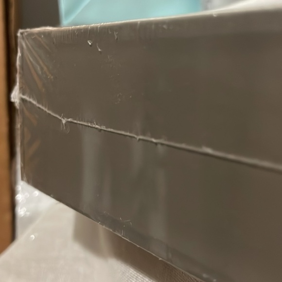 Peter Lik New York Library Collection Book Set - Black and Gray book box - Picture 6 of 6